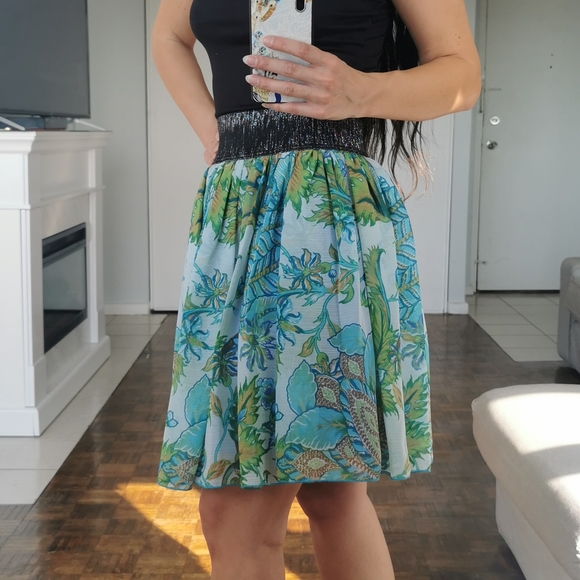 FLOWER SKIRT - Picture 3 of 4